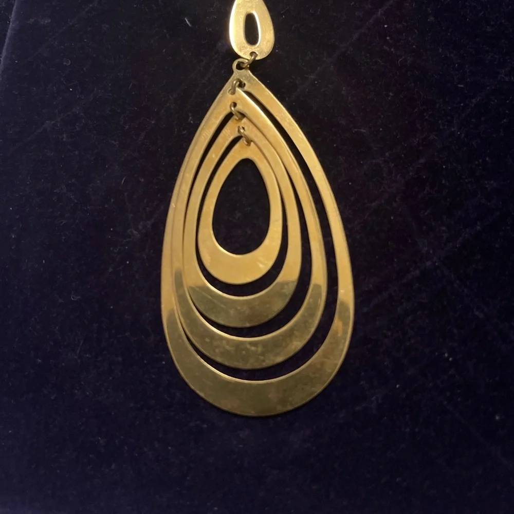 Large hoops - Picture 3 of 3